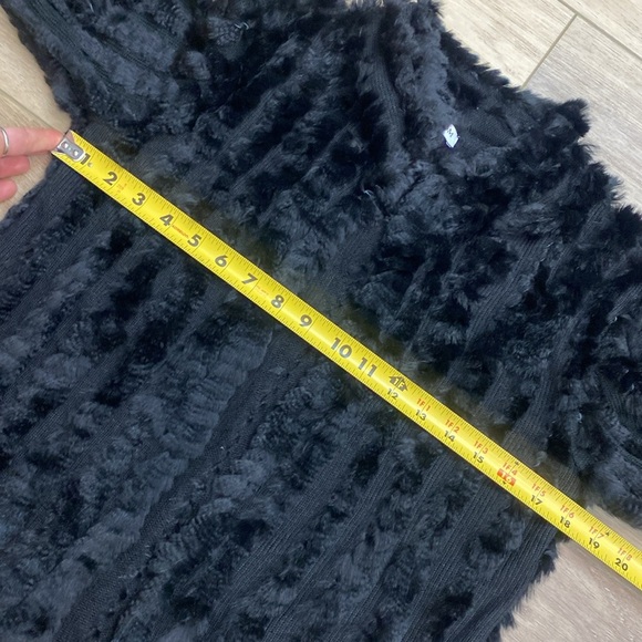 Heartloom | Rosa Rex | Rabbit Fur Cardigan - Picture 11 of 13